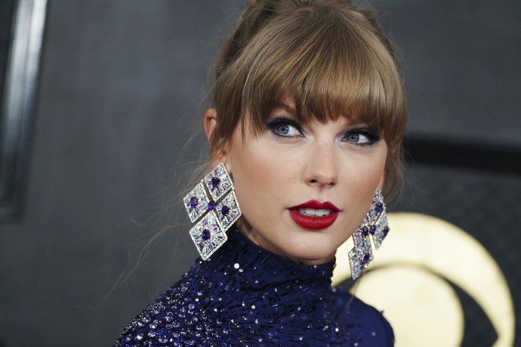 A Star-Crossed Romance of Travis Kelce and Taylor Swift That fascinates Fans Everywhere 2 54125067397 e042782829 b