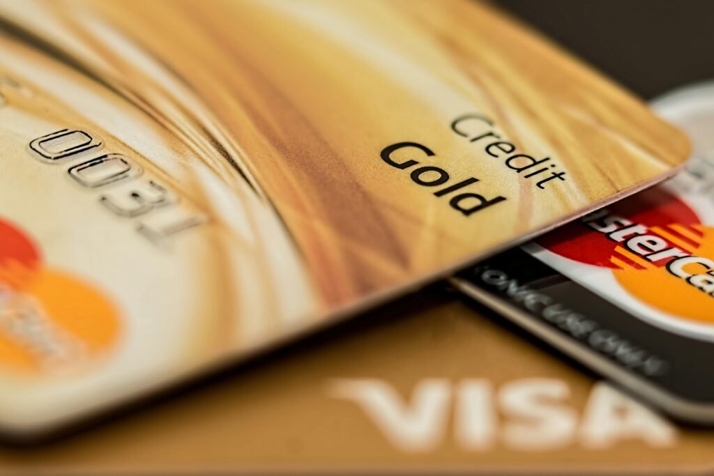 Holiday Money Tips: Avoid Unnecessary Charges Abroad with the Right Card 1 pexels pixabay 164501