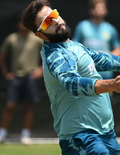 Imad Wasim Announces Divorce After Over Six Years of Marriage